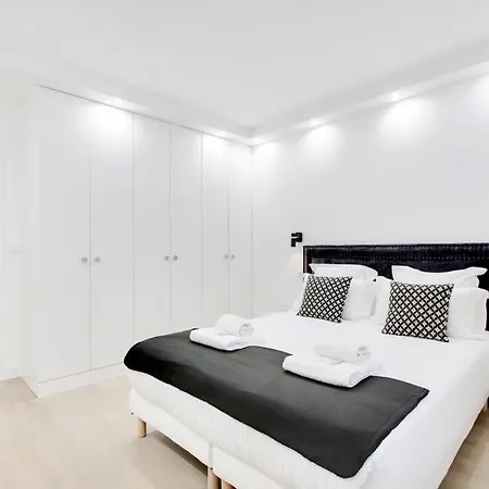 Trocadero/ Eiffel Tower - 3 Bedrooms- New!