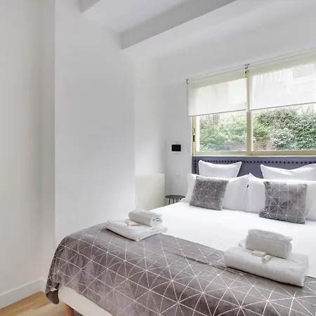 Trocadero/ Eiffel Tower - 3 Bedrooms- New! * Paris