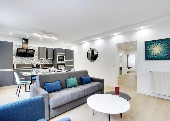 Trocadero/ Eiffel Tower - 3 Bedrooms- New! Париж