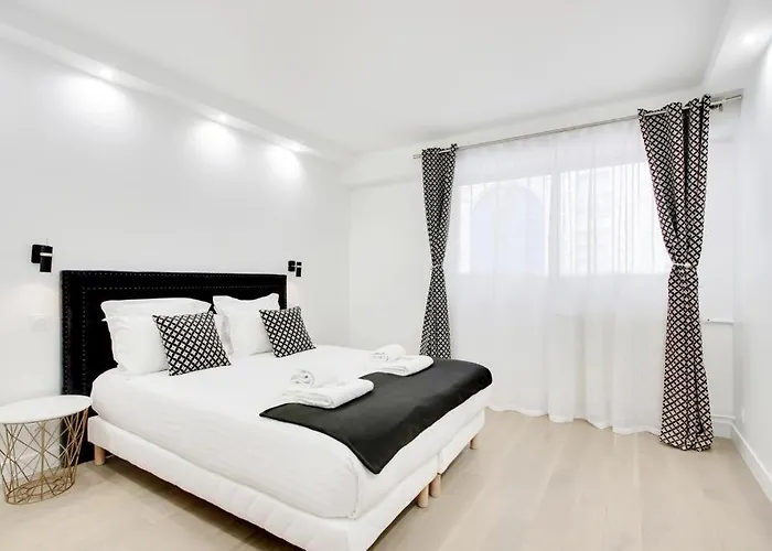 Апартаменты Trocadero/ Eiffel Tower - 3 Bedrooms- New! *